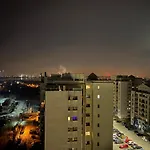 Stunning 2-room Penthouse With Lakeview W11 Apartament