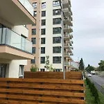 Apartament Stunning 2-room Penthouse With Lakeview W11