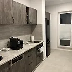 Stunning 2-room Penthouse With Lakeview W11
