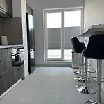 Stunning 2-room Penthouse With Lakeview W11