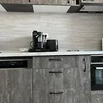 Stunning 2-room Penthouse With Lakeview W11 Apartament