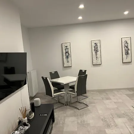 Stunning 2-room Penthouse With Lakeview W11 公寓 *