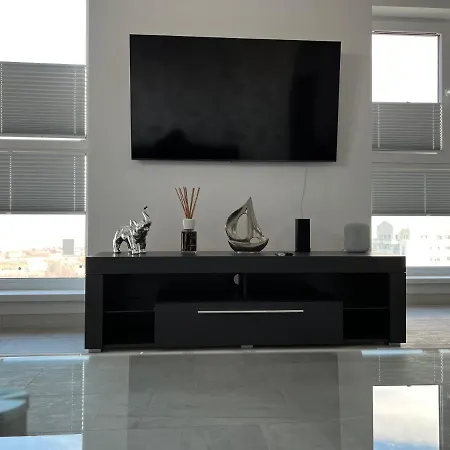 Stunning 2-room Penthouse With Lakeview W11