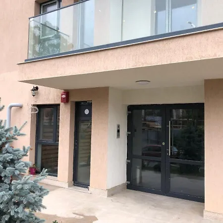 Stunning 2-room Penthouse With Lakeview W11