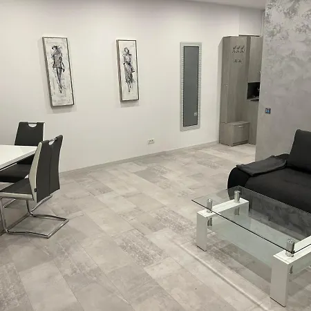 Stunning 2-room Penthouse With Lakeview W11