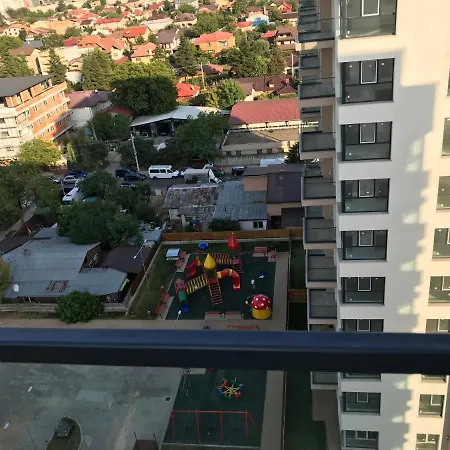 Апартаменты Stunning 2-room Penthouse With Lakeview W11 *