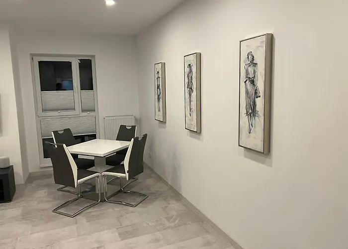 Stunning 2-room Penthouse With Lakeview W11