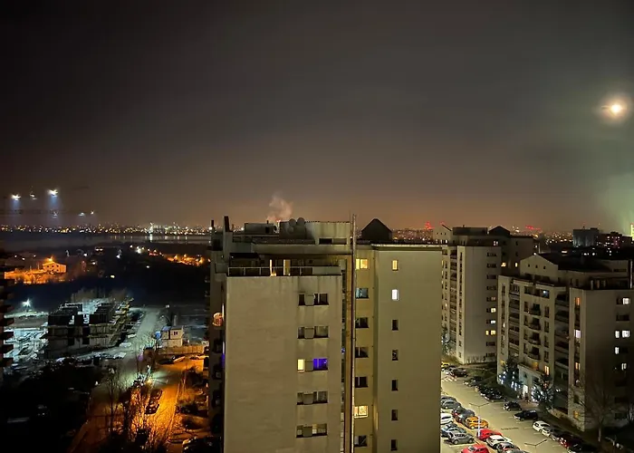 Stunning 2-room Penthouse With Lakeview W11 Lejlighed