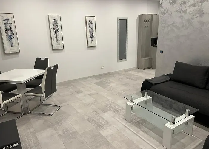 Stunning 2-room Penthouse With Lakeview W11