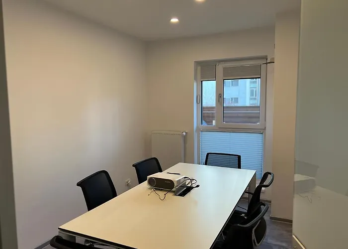 Stunning 2-room Penthouse With Lakeview W11 Lejlighed *