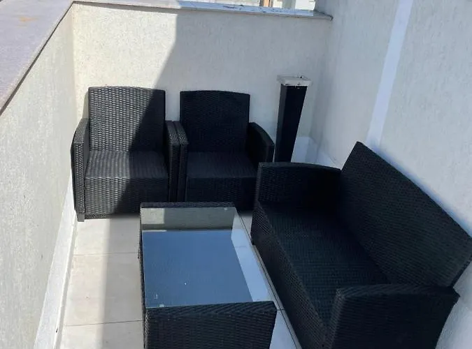 Stunning 2-room Penthouse With Lakeview W11 *