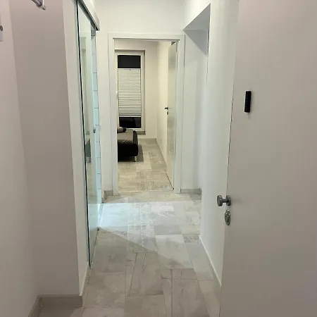 Stunning 2-room Penthouse With Lakeview W11 Διαμέρισμα *