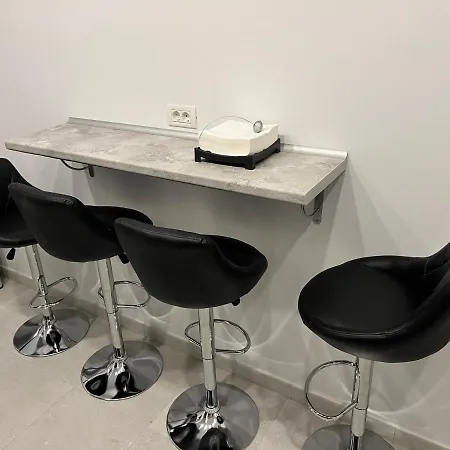 Διαμέρισμα Stunning 2-room Penthouse With Lakeview W11 *