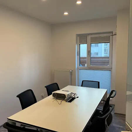Stunning 2-room Penthouse With Lakeview W11 Daire *