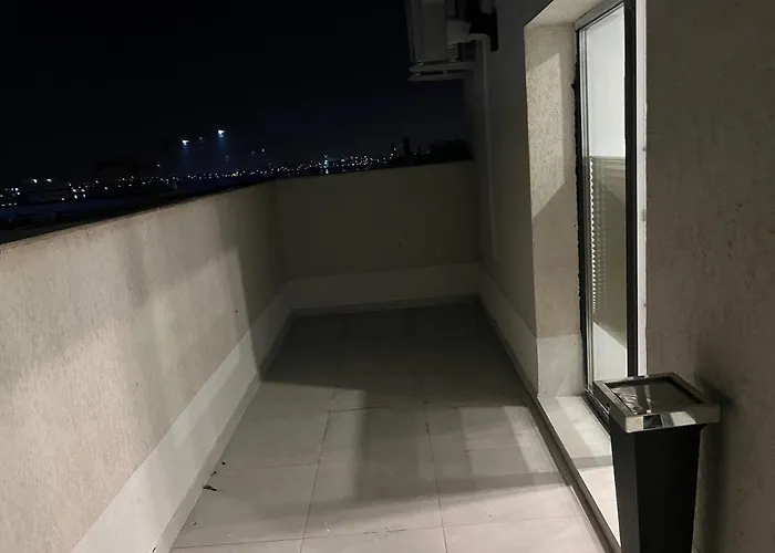 Stunning 2-room Penthouse With Lakeview W11 بوخارست